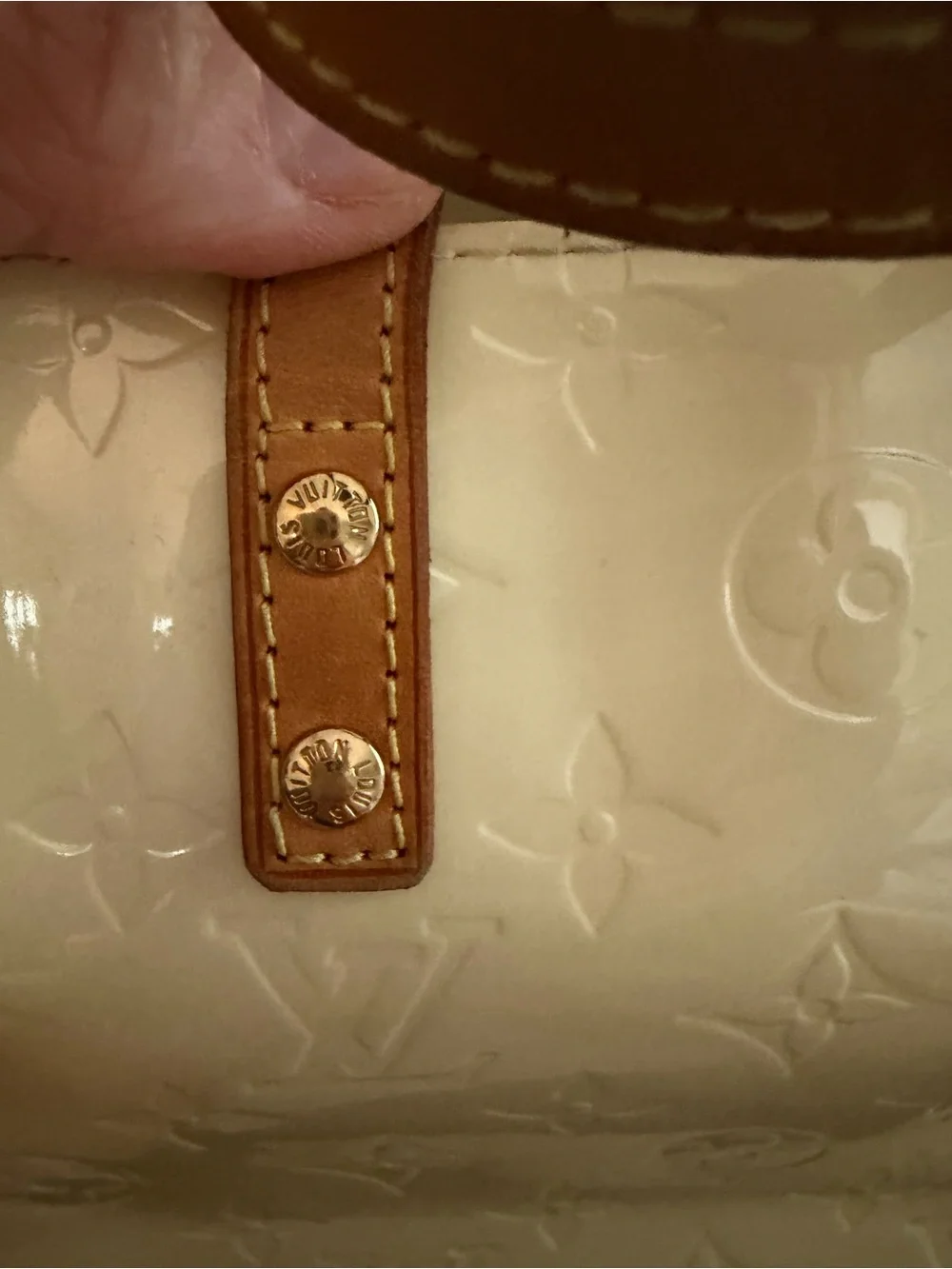 Louis Vuitton Cream Vernis Tote with Vachetta Trim - Picture 7 of 11